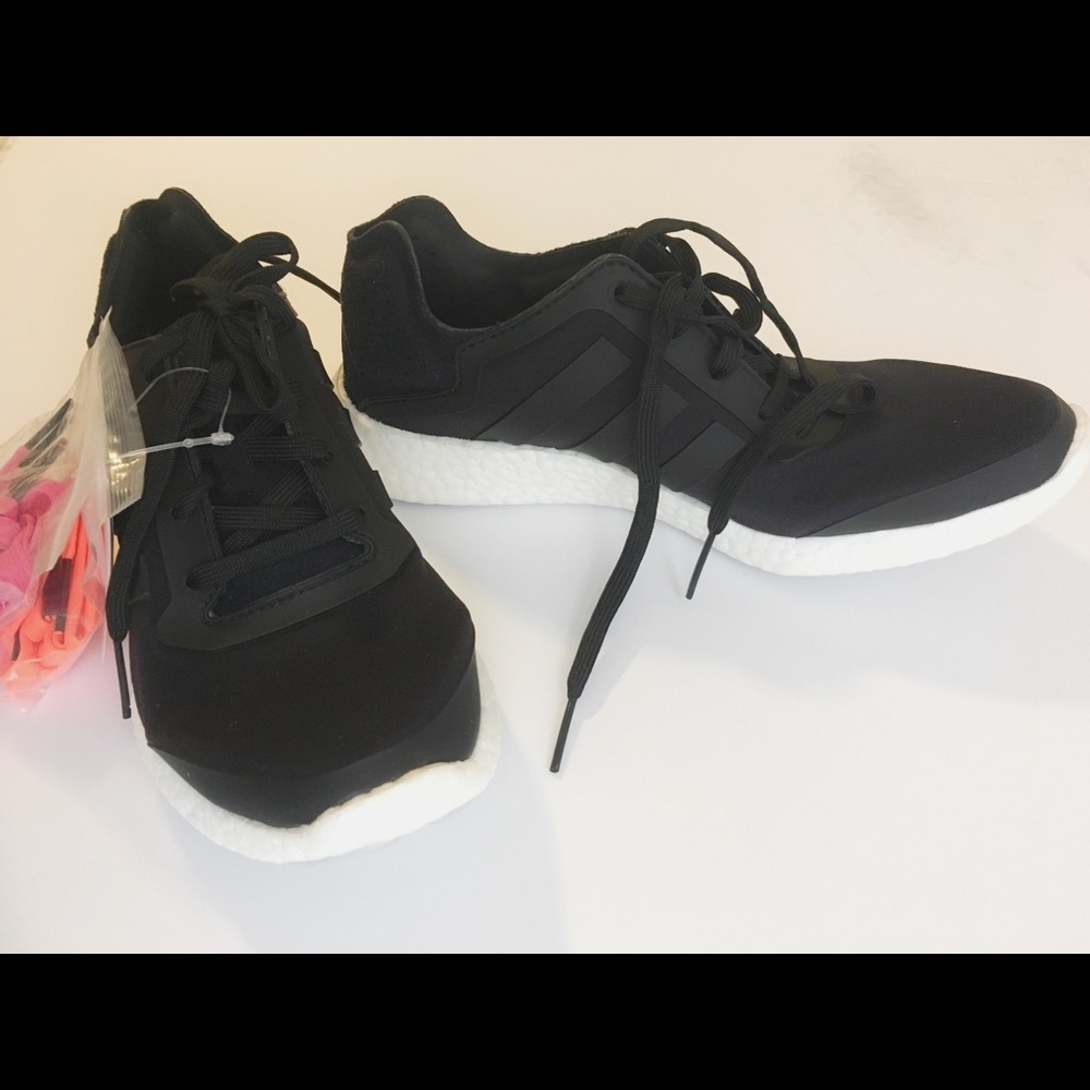 Adidas Pureboost black sneakers sz 8.5 women’s